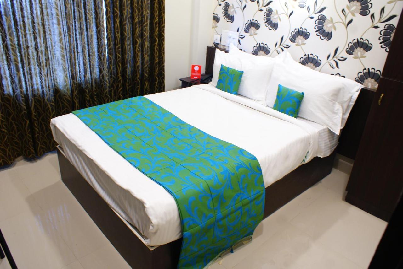 Collection O 8267 Galaxy Inn Kochi Екстер'єр фото