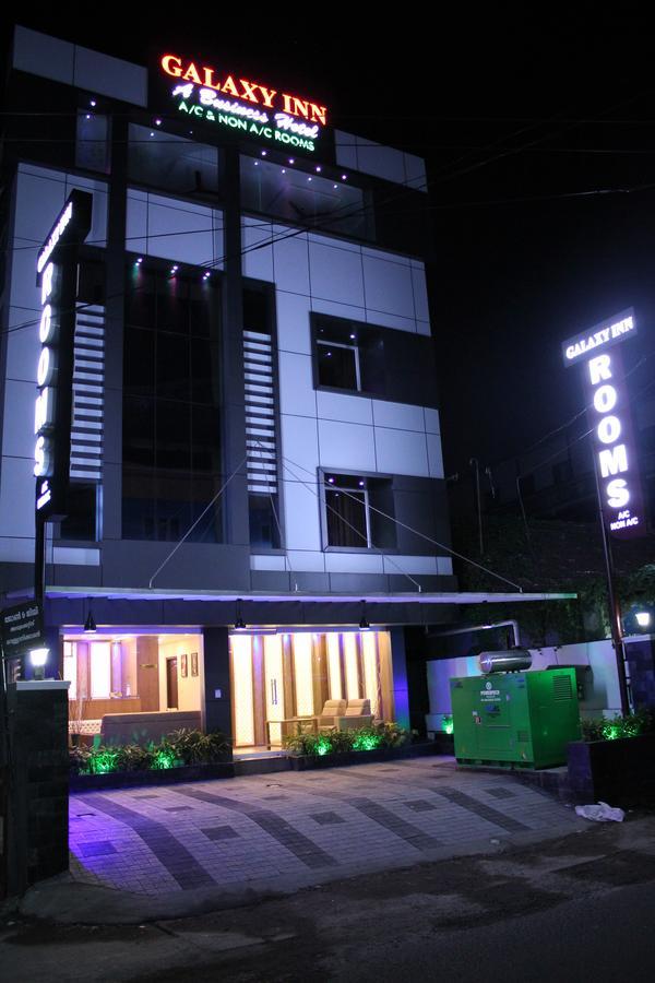 Collection O 8267 Galaxy Inn Kochi Екстер'єр фото