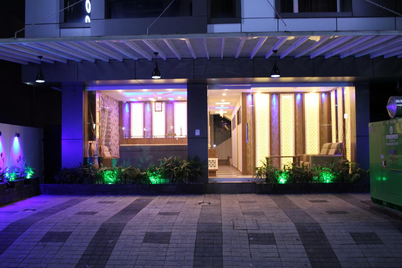 Collection O 8267 Galaxy Inn Kochi Екстер'єр фото