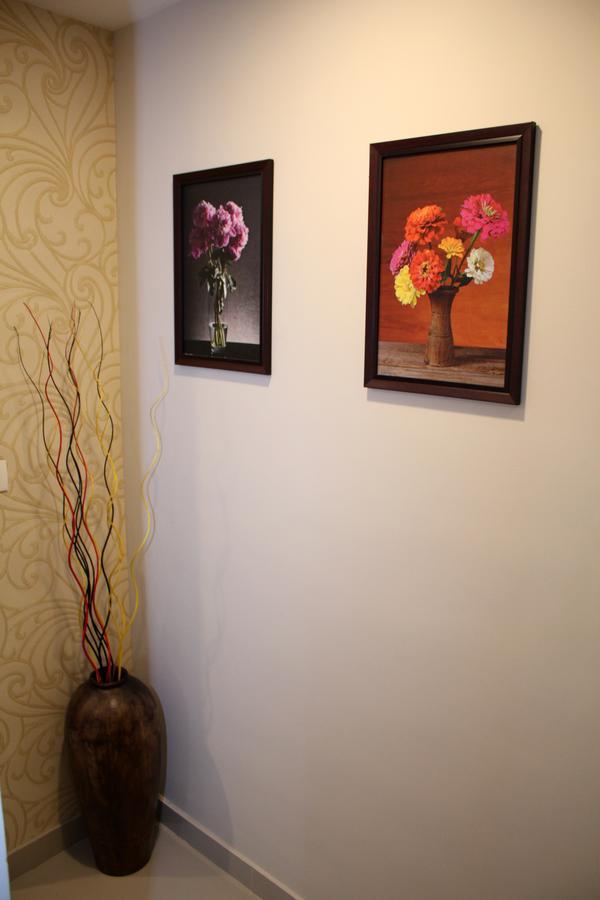 Collection O 8267 Galaxy Inn Kochi Екстер'єр фото