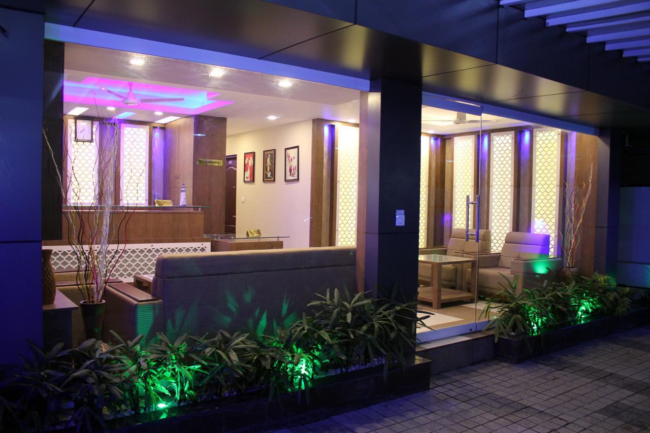 Collection O 8267 Galaxy Inn Kochi Екстер'єр фото