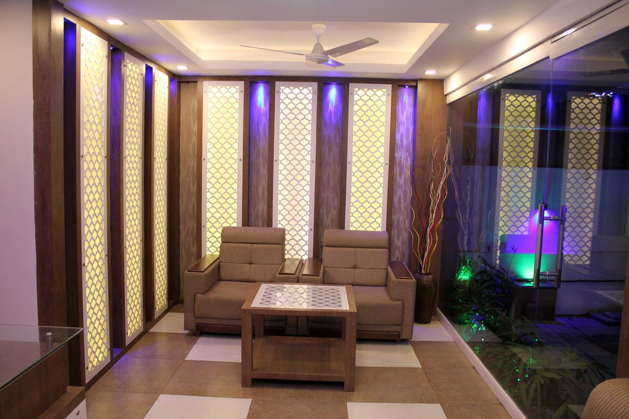 Collection O 8267 Galaxy Inn Kochi Екстер'єр фото