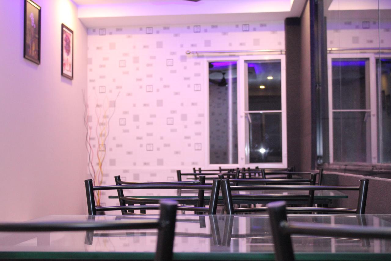 Collection O 8267 Galaxy Inn Kochi Екстер'єр фото
